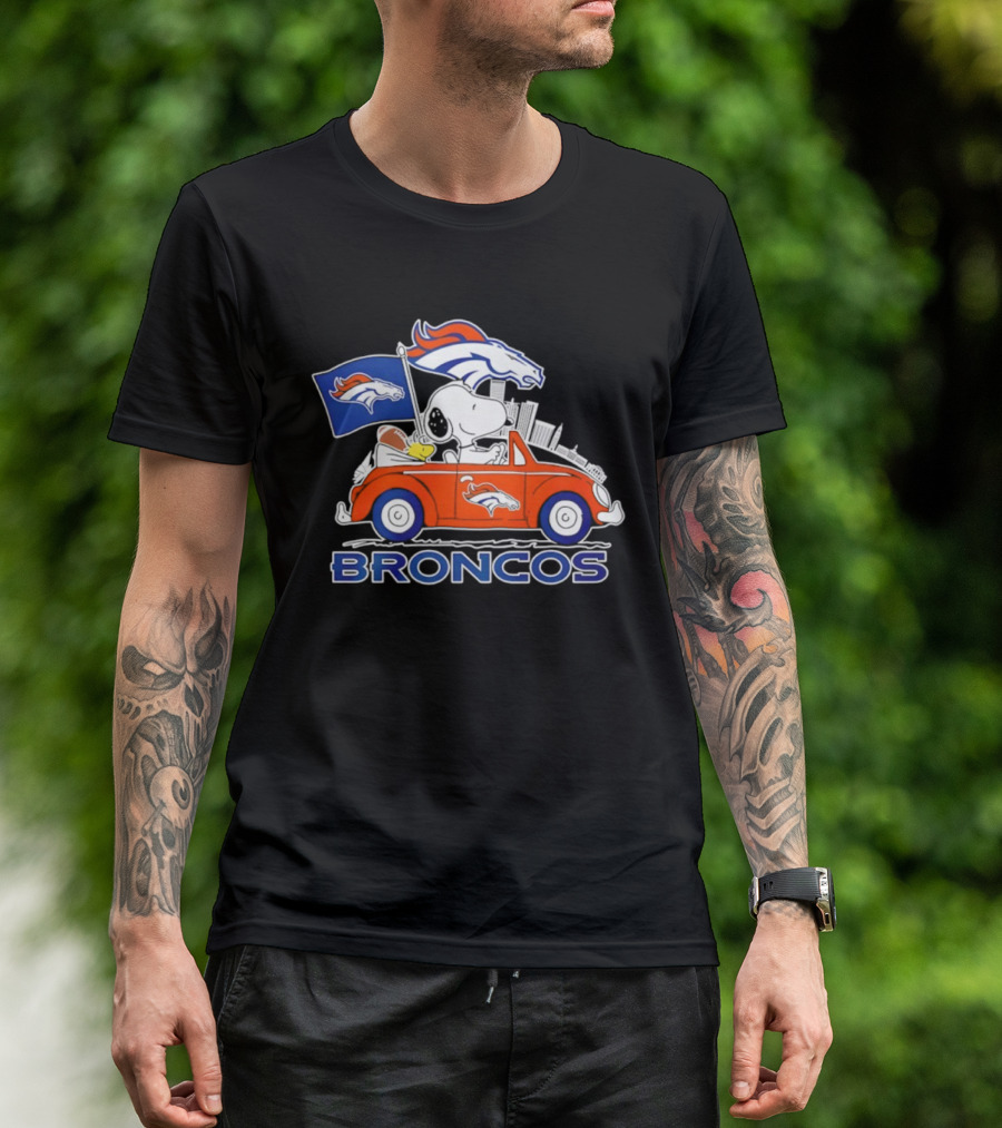 Denver Broncos Snoopy Woodstock Driving Car NFL Peanuts Crossover T-Shirt