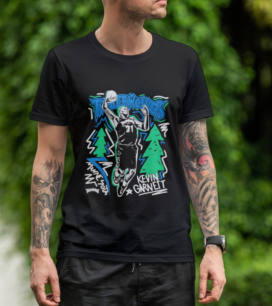Minnesota Timberwolves Kevin Garnett Chalked Up Dunking Illustration T-Shirt