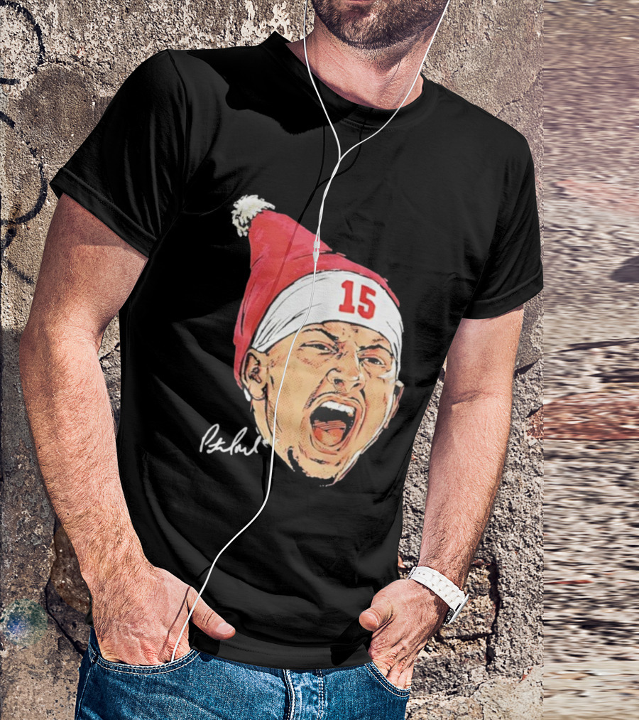 Patrick Mahomes Santa Hat Kansas City Chiefs Merry Christmas Signature 15 T-Shirt