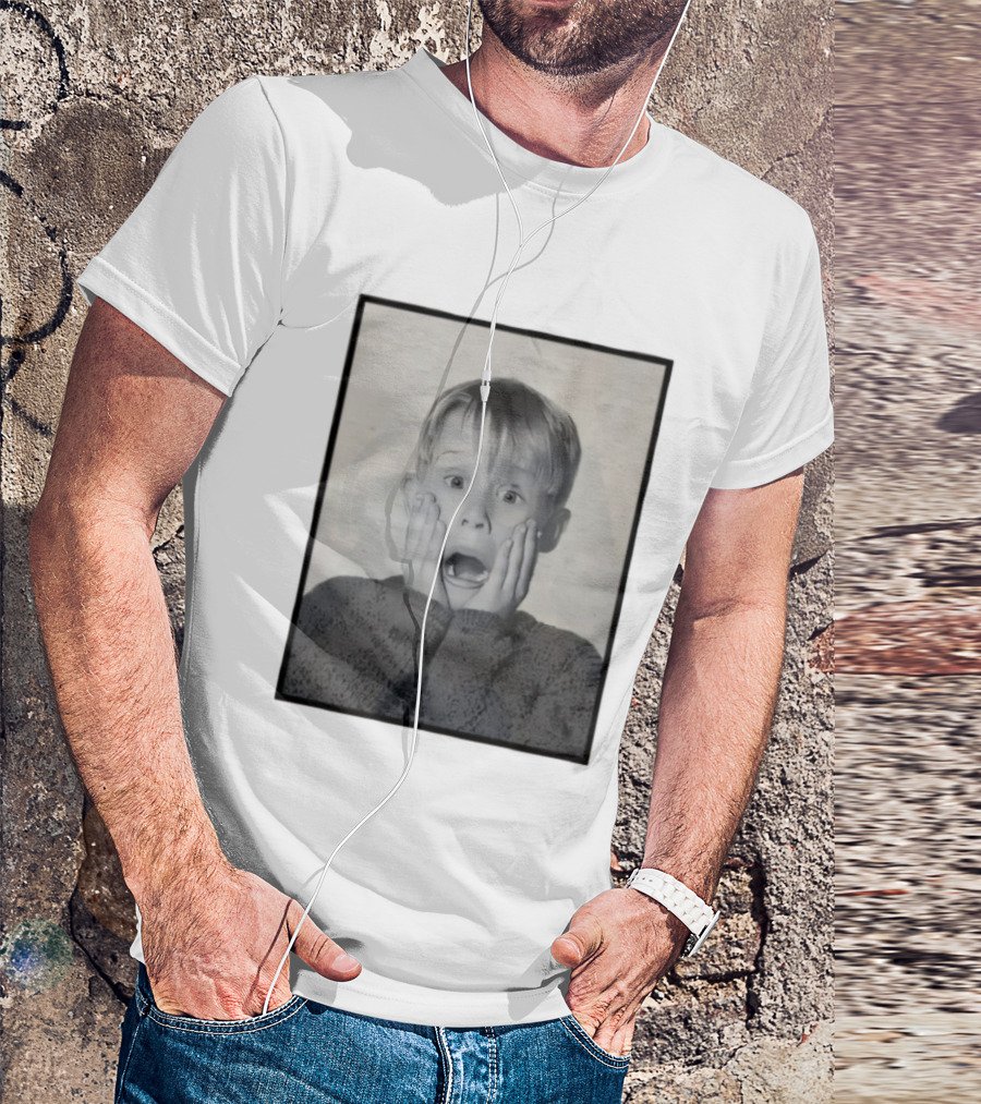 Home Alone Kevin McCallister Hands On Face Iconic Christmas Scene T-Shirt