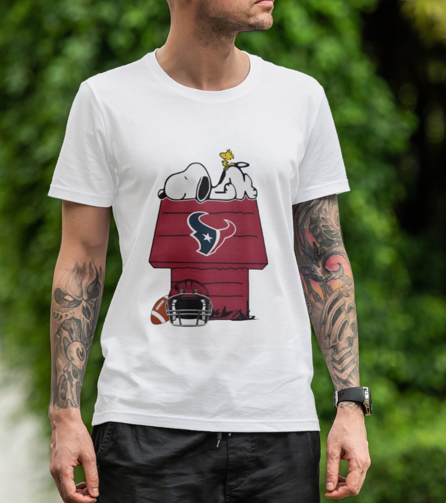 Houston Texans Snoopy Woodstock Peanuts Football House Doghouse Helmet T-Shirt