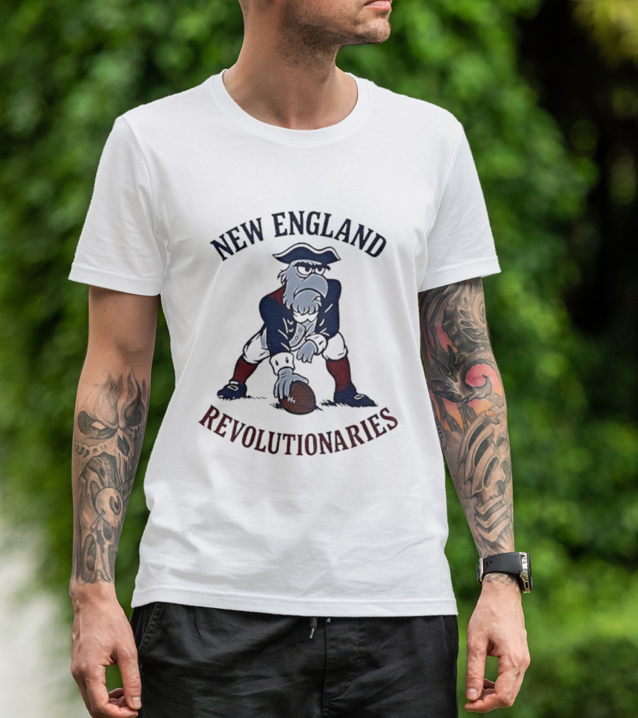 New England Patriots Revolutionaries American Football Vintage Style T-Shirt