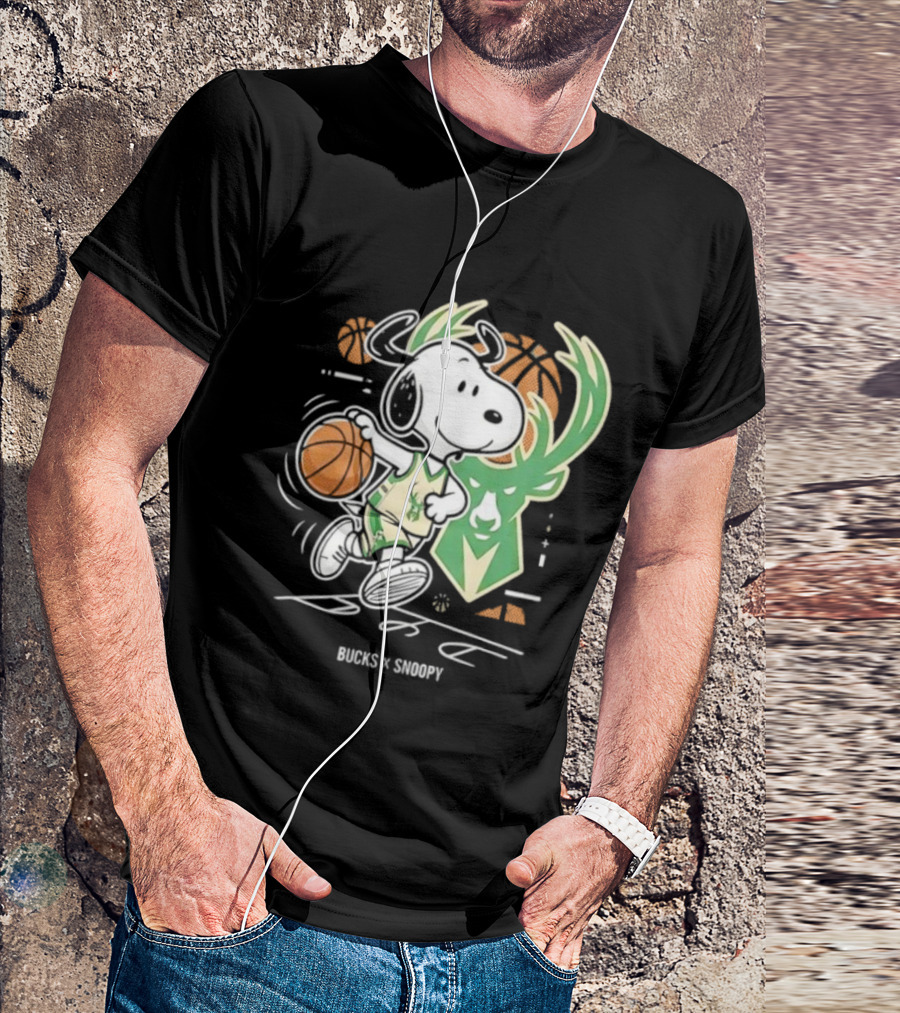 Milwaukee Bucks Snoopy Peanuts NBA Basketball Graphic T-Shirt