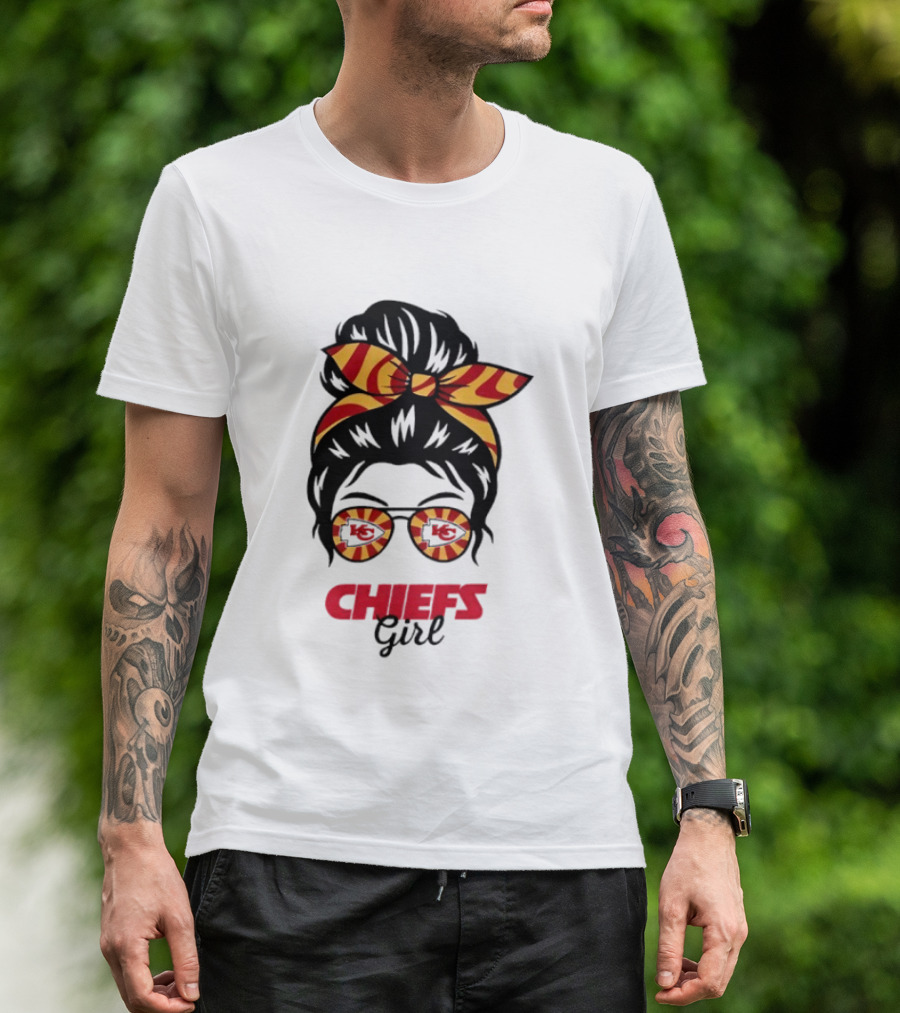 Kansas City Chiefs Girl Messy Bun With Striped Bow And Glasses T-Shirt