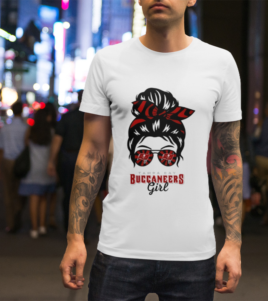 Tampa Bay Buccaneers Girl Messy Bun Glasses Bow And Sunglasses Fan T-Shirt