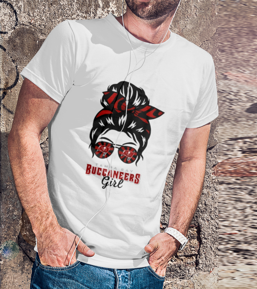 Tampa Bay Buccaneers Girl Messy Bun Glasses Bow And Sunglasses Fan T-Shirt