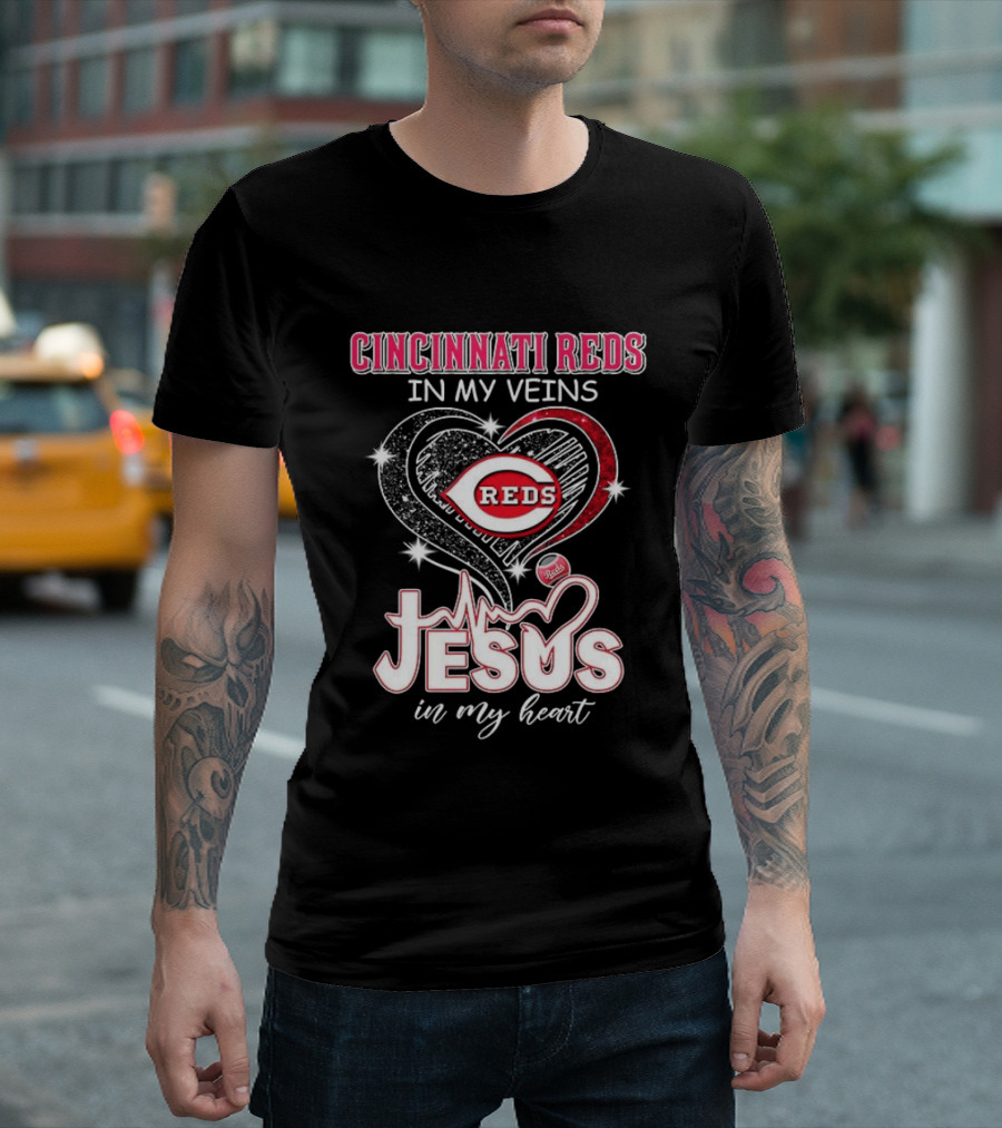 Cincinnati Reds In My Veins Jesus In My Heart Bling Bling Christian Heart T-Shirt