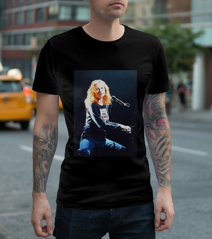Tori Amos Nice Knodes Singing At Piano Live Performance Photography T-Shirt
