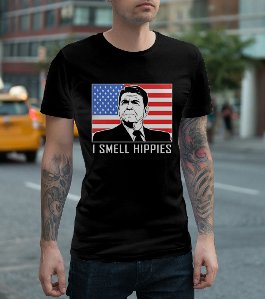 I Smell Hippies Ronald Reagan American Flag Stars And Stripes T-Shirt