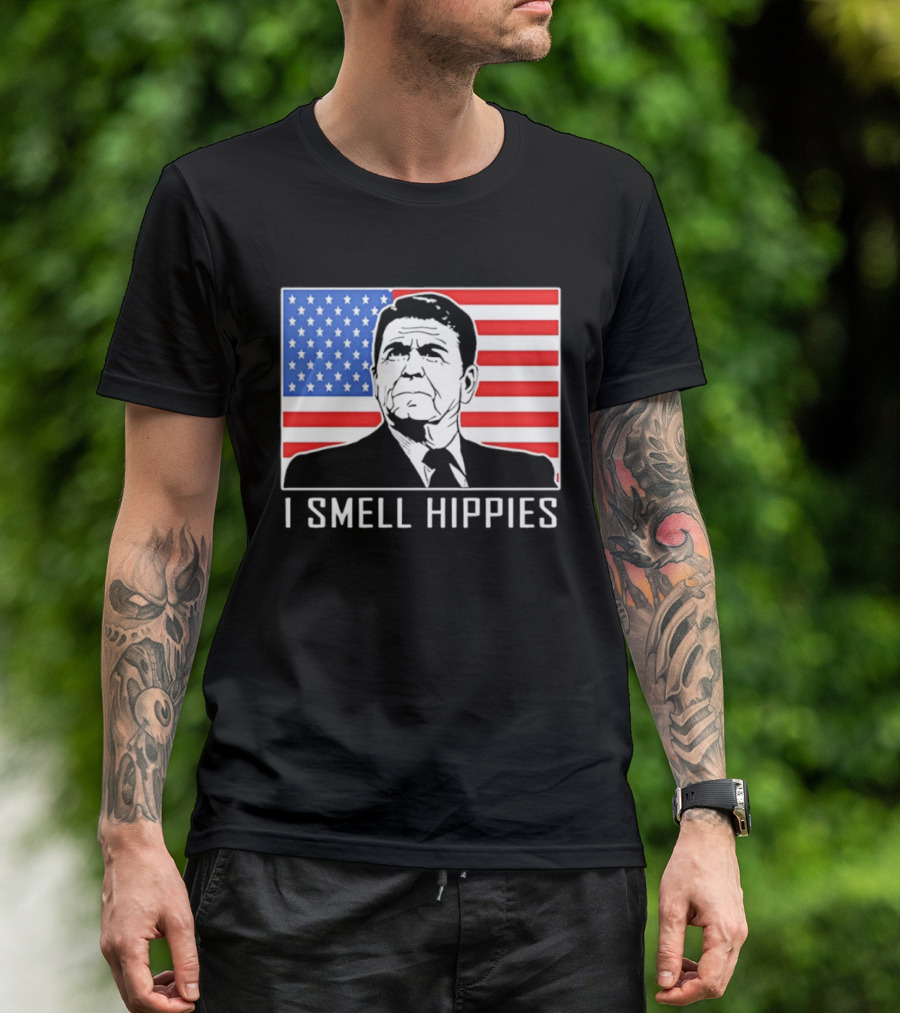 I Smell Hippies Ronald Reagan American Flag Stars And Stripes T-Shirt