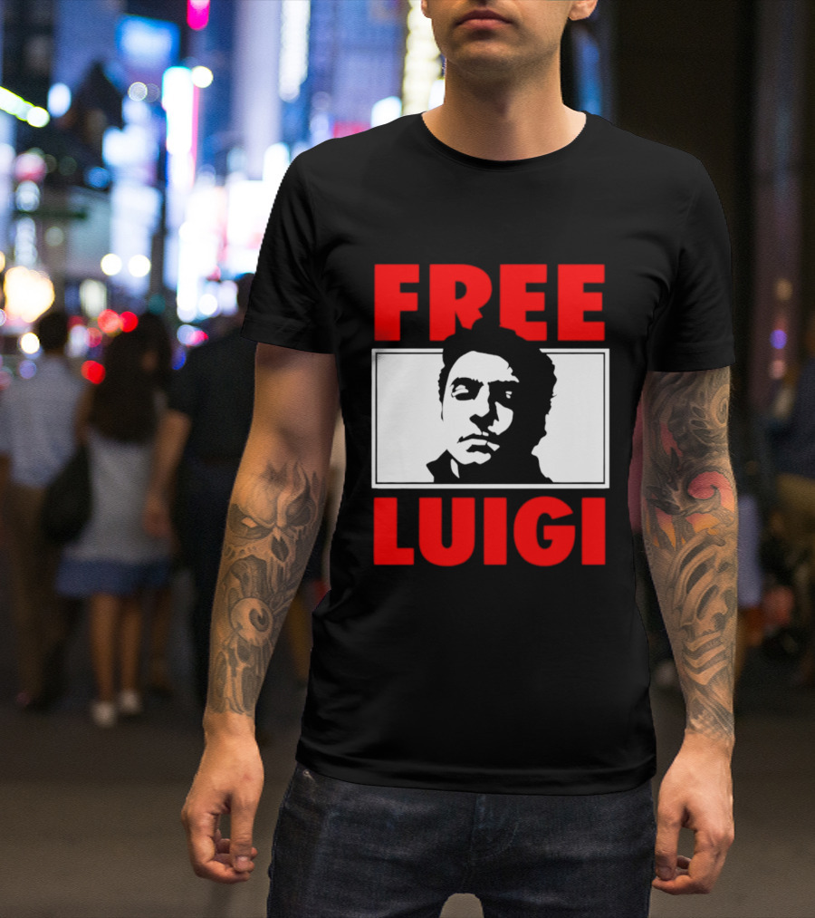 Free Luigi Mangione Shot Face Red T-Shirt