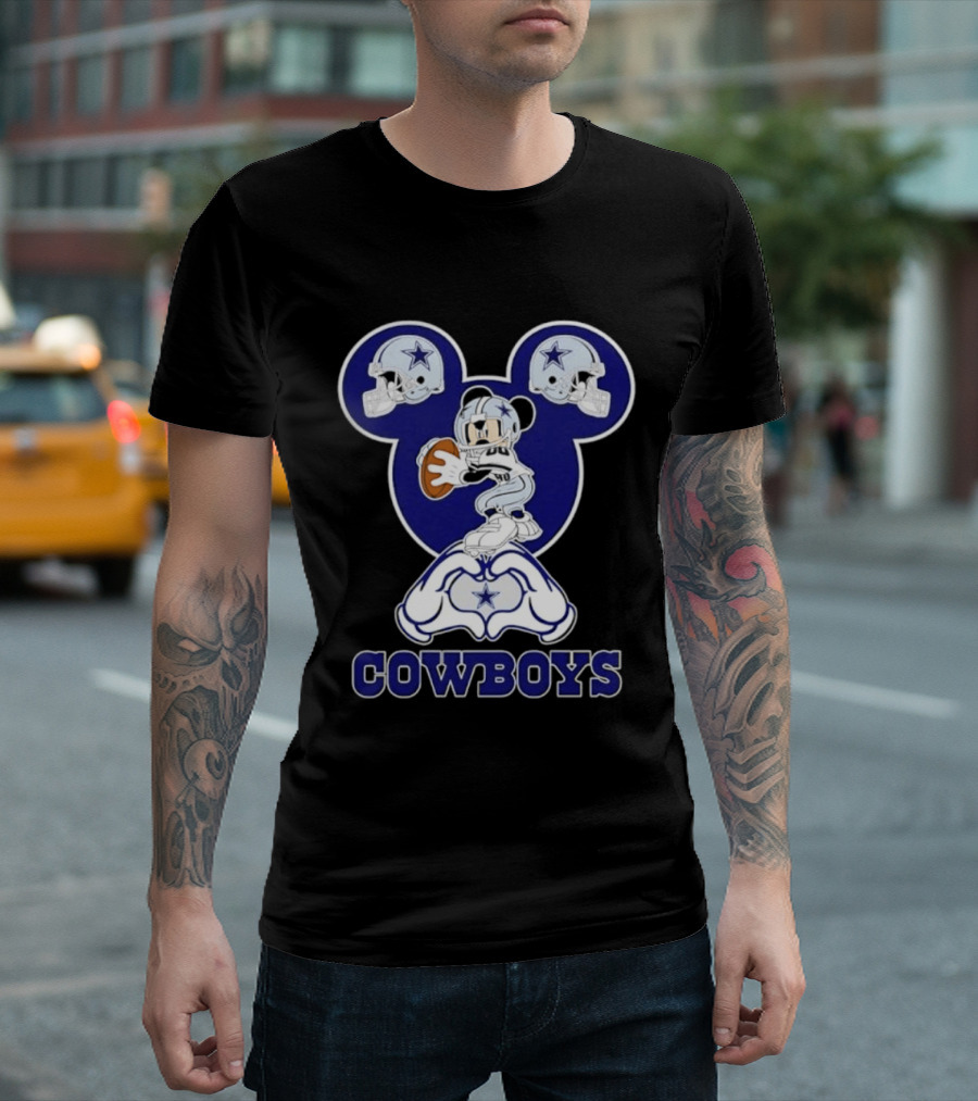 Dallas Cowboys Mickey Mouse Heart Hands Football Helmets T-Shirt