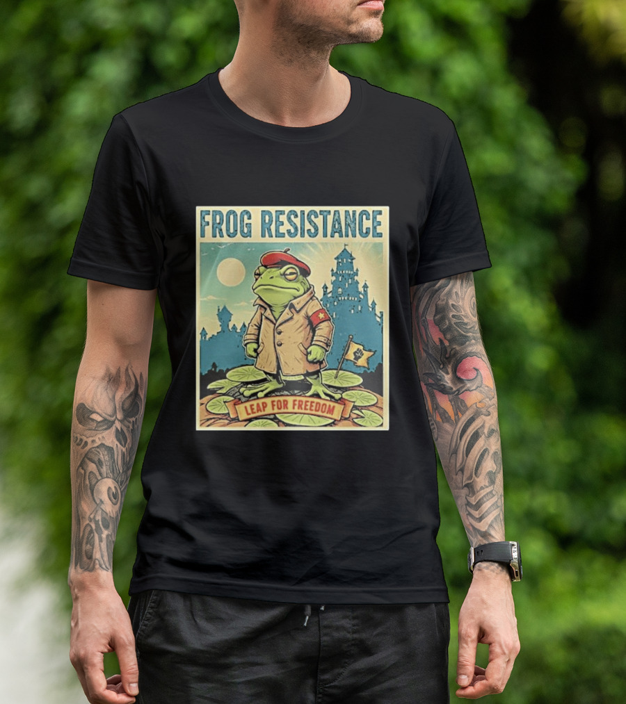 Classic Frog Resistance Leap For Freedom Castle Beret Moonlight Lily Pads T-Shirt