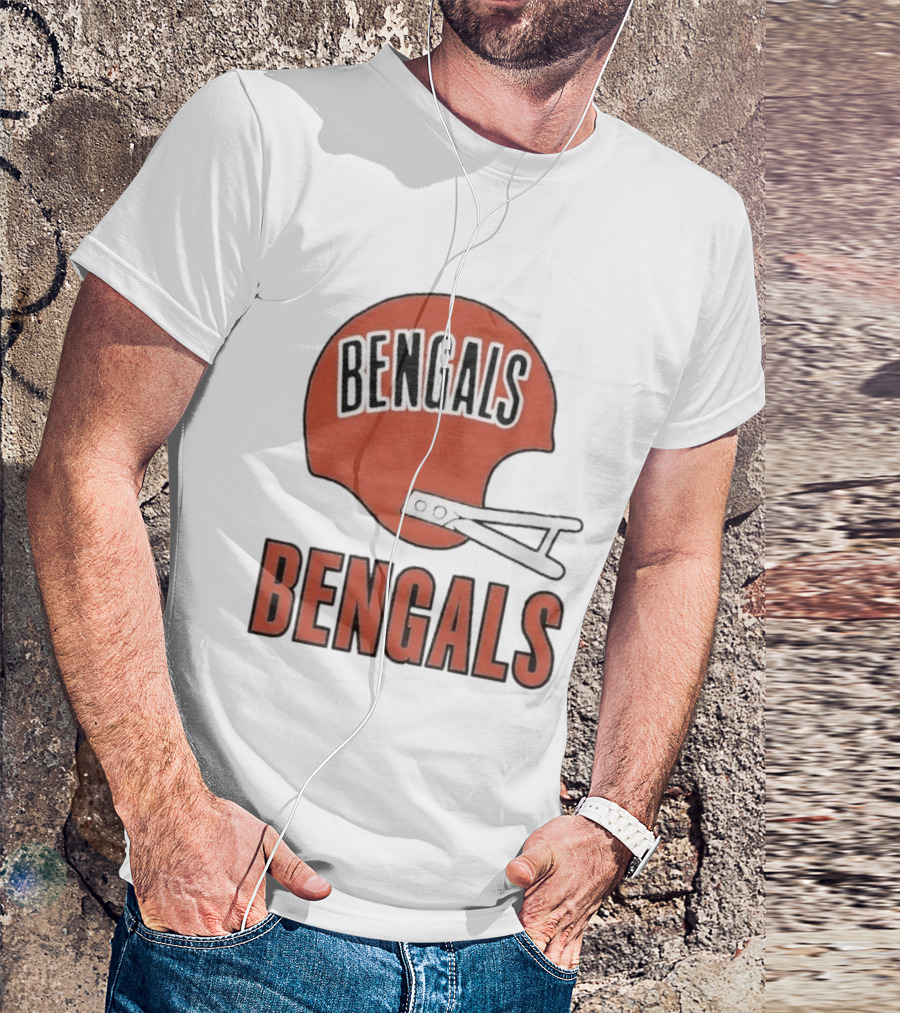 Bengals Big Helmet Cincinnati Football Team Retro Fan Gear T-Shirt
