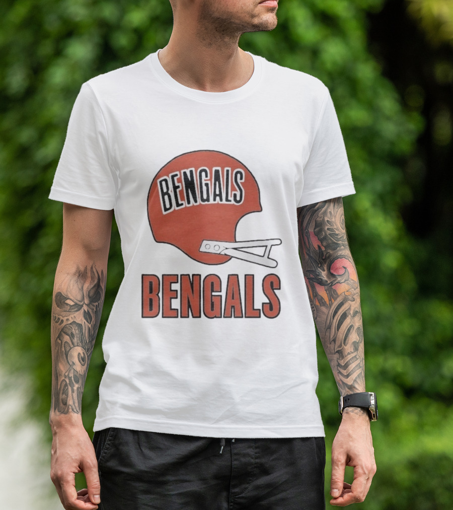 Bengals Big Helmet Cincinnati Football Team Retro Fan Gear T-Shirt