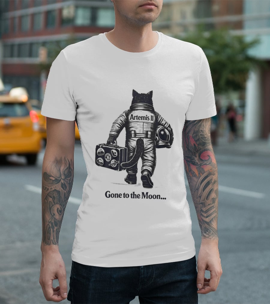 Artemis II Moon Mission Cat Astronaut Gone To The Moon T-Shirt
