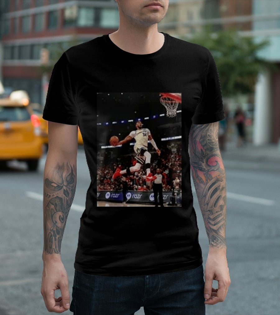 Giannis Antetokounmpo Slam Dunk Milwaukee Bucks NBA Basketball T-Shirt