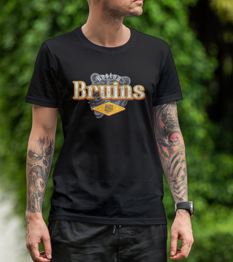 Boston Bruins NHL Vintage Black Bear T-Shirt