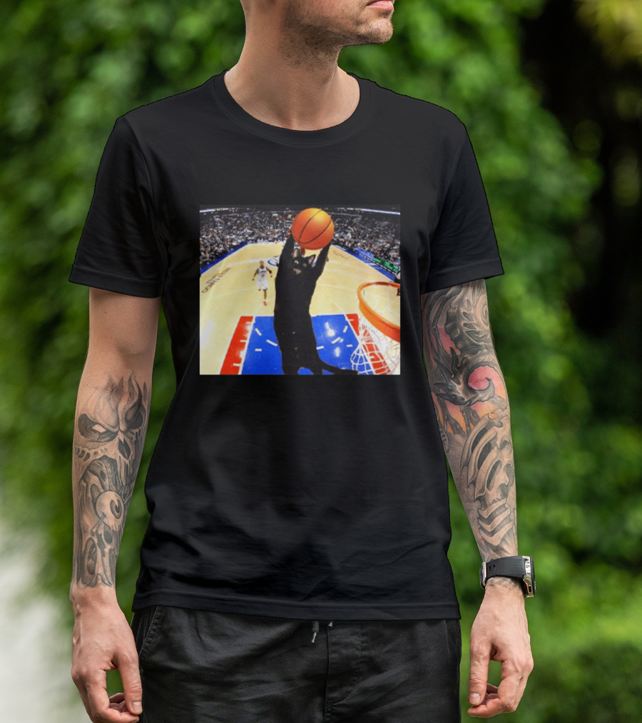 Jarrett Allen Cat Dunking Basketball On Court T-Shirt