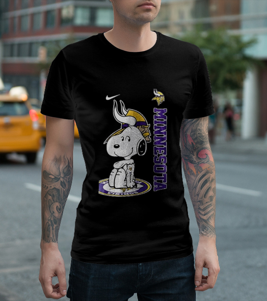 Minnesota Vikings Peanuts Snoopy Thank You For The Memories T-Shirt