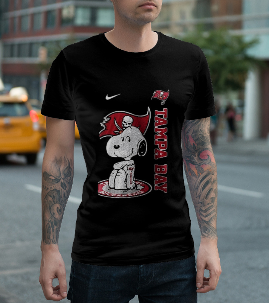 Tampa Bay Buccaneers Snoopy Football Memories Peanuts Collaboration T-Shirt