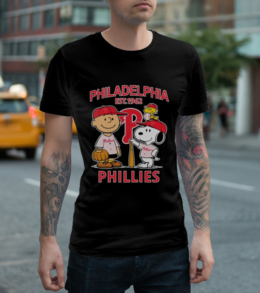 Philadelphia Phillies Est 1962 Snoopy Woodstock Baseball Peanuts T-Shirt