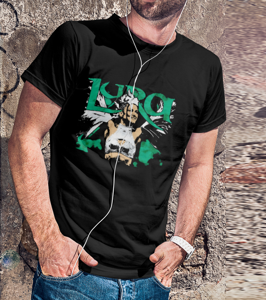 Lyra Valkyria WWE Wrestling White Outfit Green Accents T-Shirt