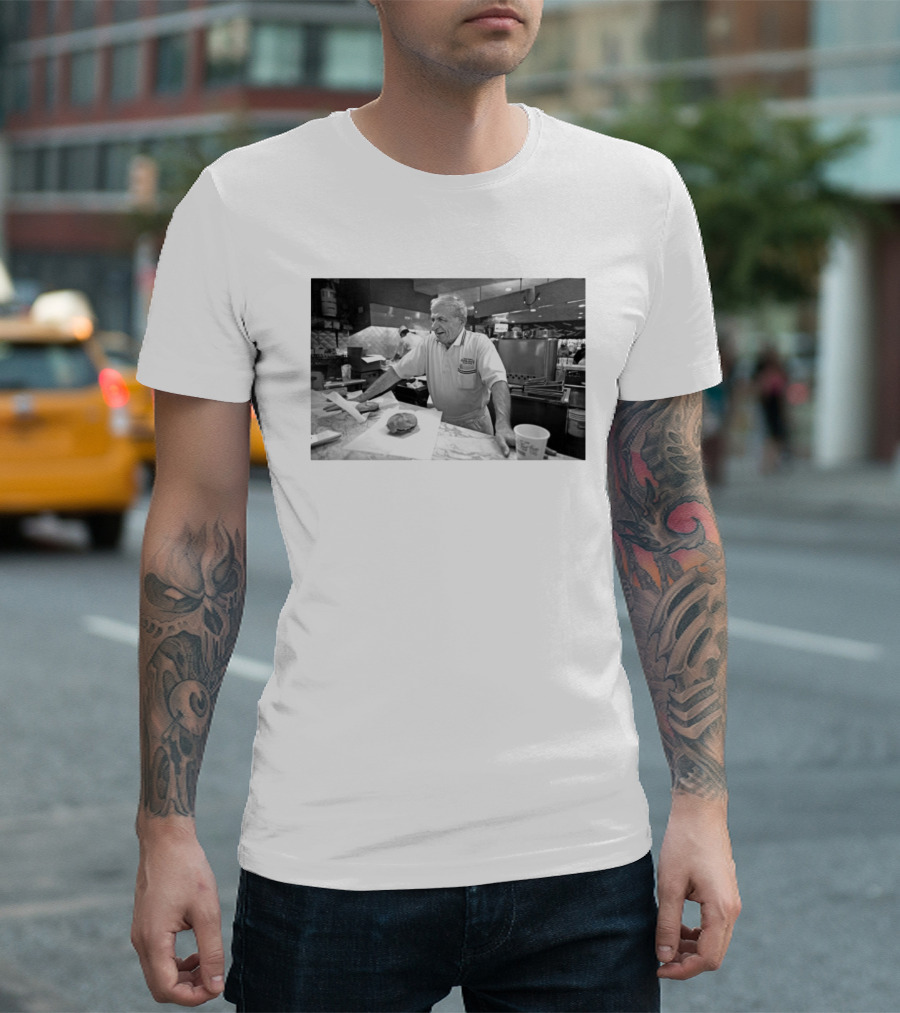 Sam Sianis Cheezborger Legend At Chicago's Billy Goat Tavern Passes Away At 91 T-Shirt