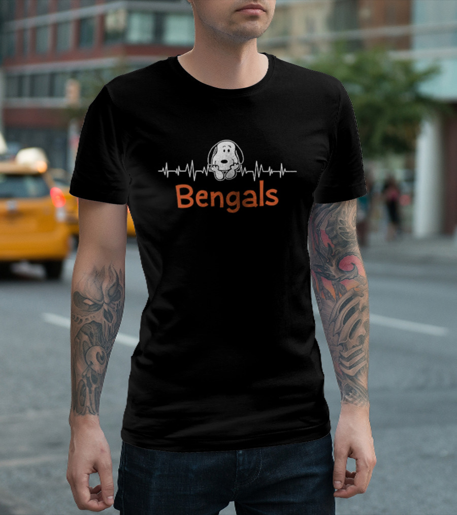 Cincinnati Bengals Peanuts Snoopy Nurse Heartbeat Bengals T-Shirt