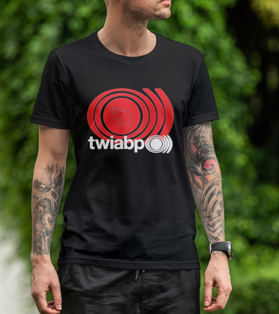 Twiabp Sunn Rip Cat In Red Concentric Circle T-Shirt