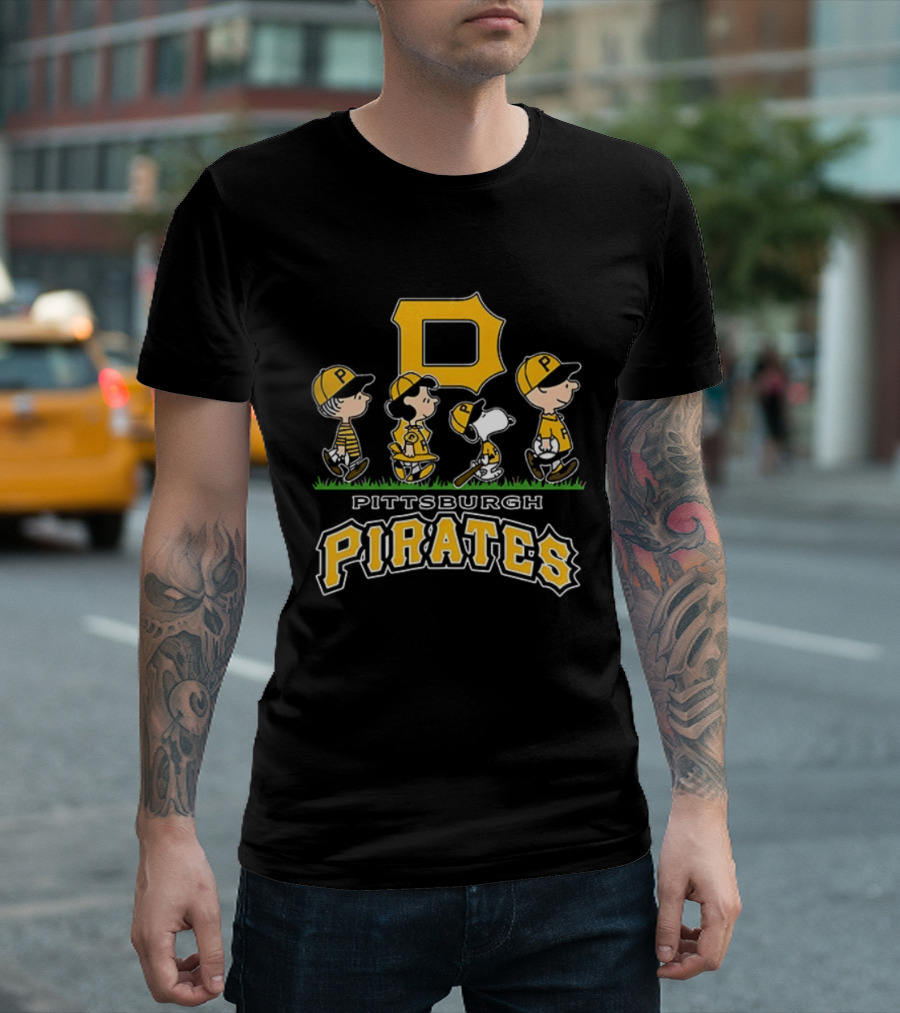 Snoopy Charlie Brown Linus Lucy Pittsburgh Pirates 2026 T-Shirt