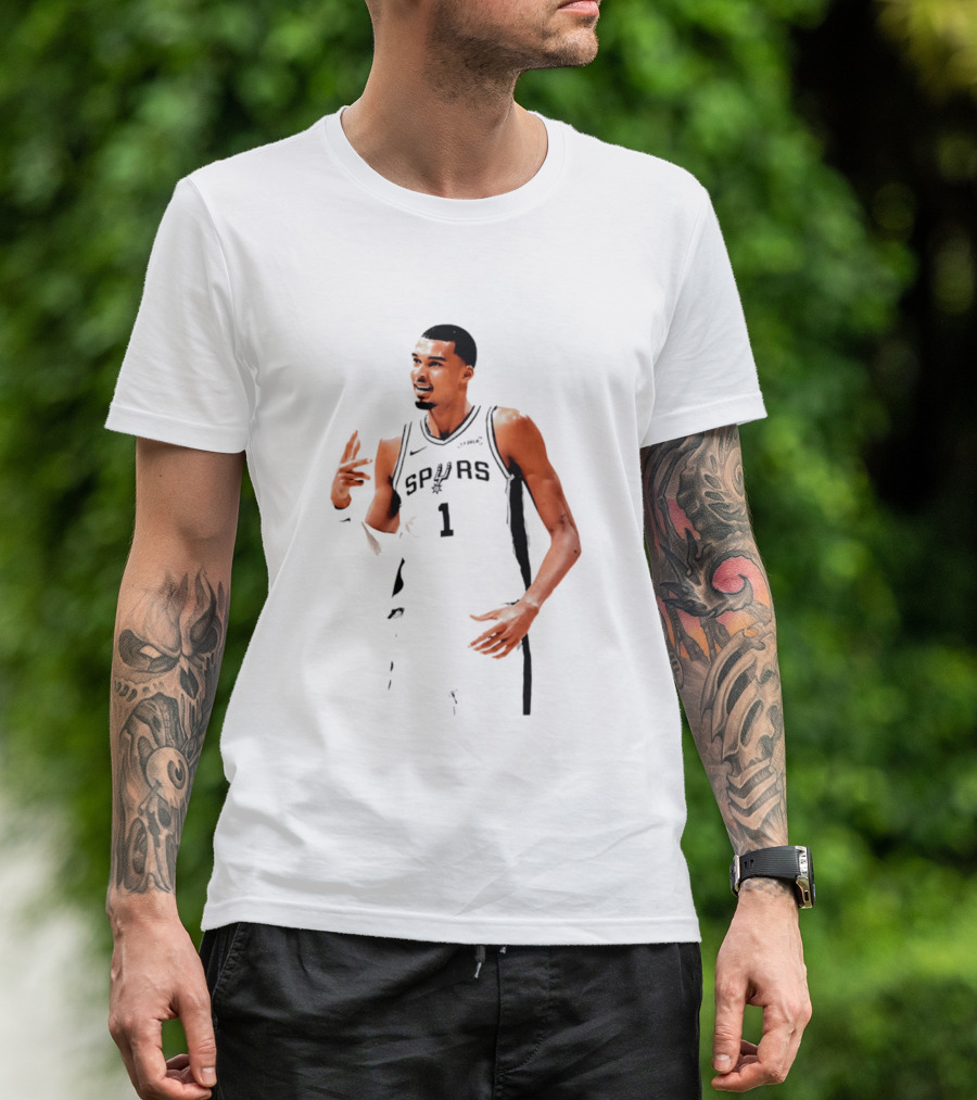 Victor Wembanyama Spurs Number 1 Rock Hand Gesture T-Shirt