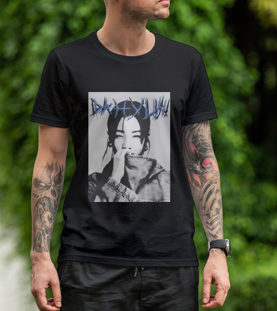 DAHYUN Photo Blue Text Style Black And White Image T-Shirt