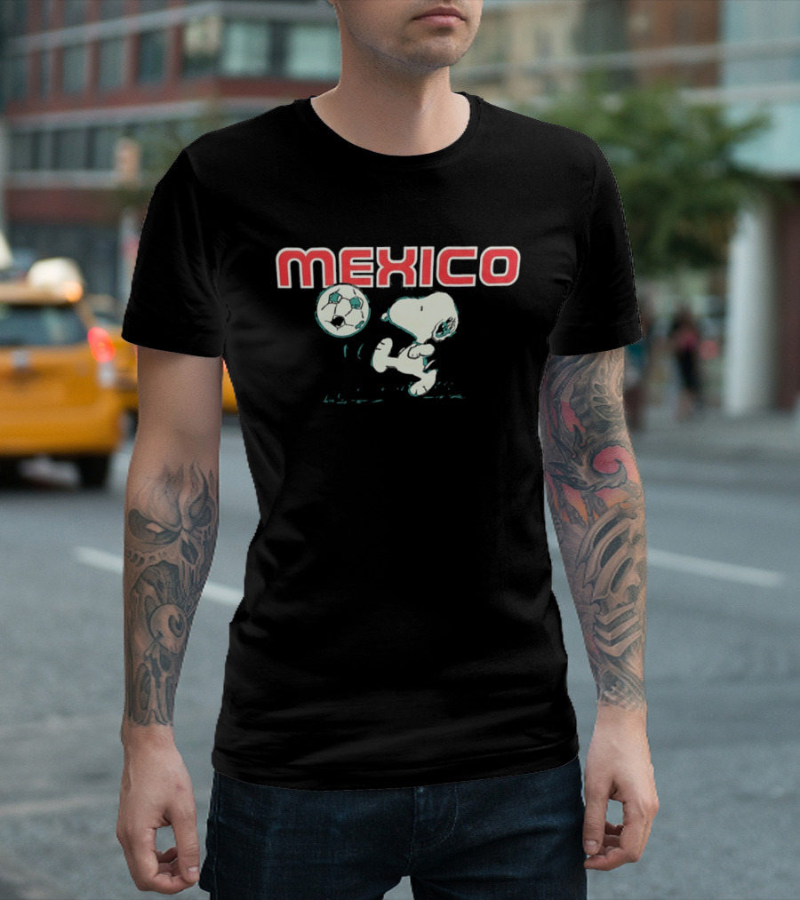 Mexico Snoopy Soccer Player Peanuts Football T-Shirt