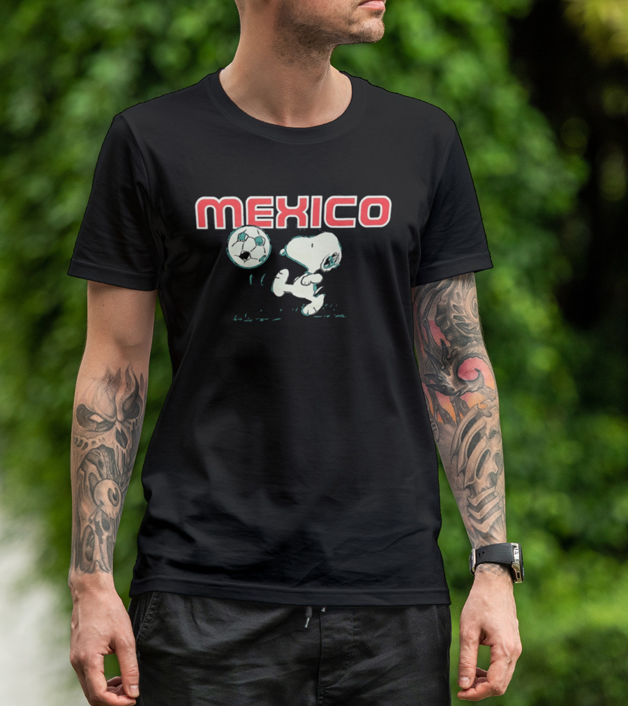 Mexico Snoopy Soccer Player Peanuts Football T-Shirt
