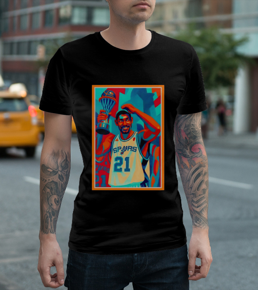 Tim Duncan San Antonio Spurs 21 Holding Trophy Victory Celebration T-Shirt