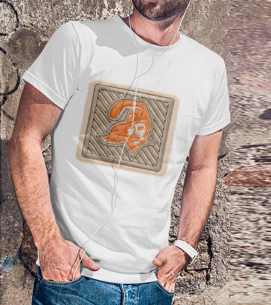 TB Buccaneers 2026 Training Camp Hat Retro Pirate Patch T-Shirt