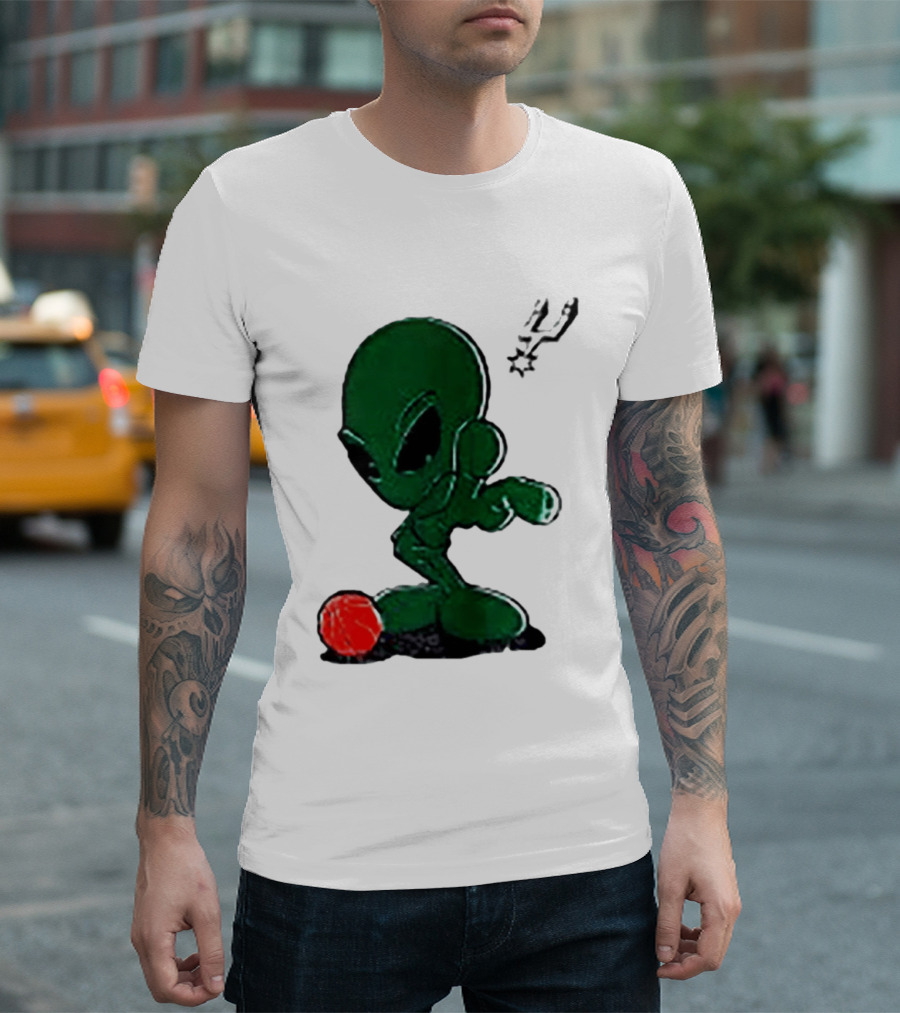 San Antonio Spurs Alien Basketball Dribble T-Shirt
