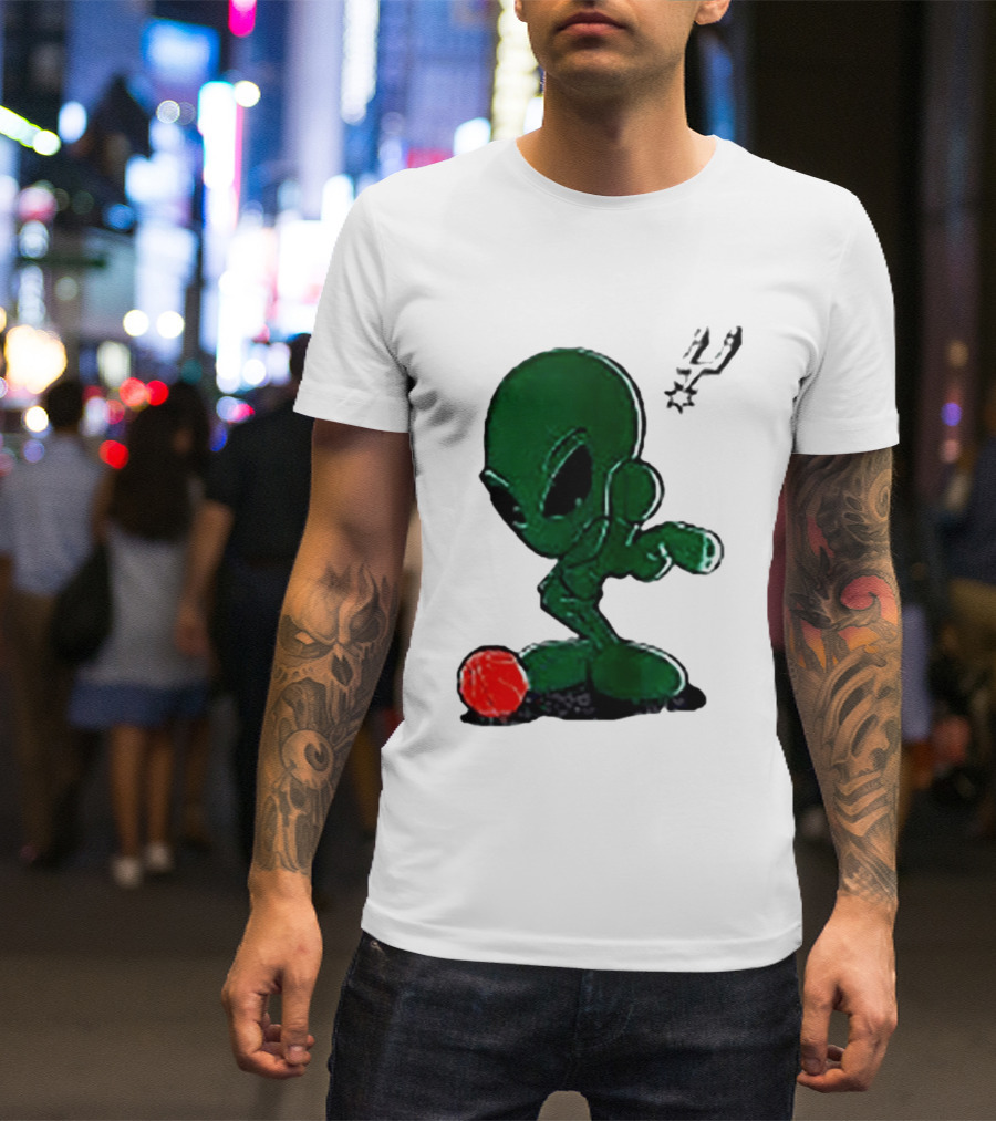San Antonio Spurs Alien Basketball Dribble T-Shirt