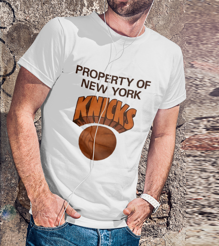 New York Knicks Basketball Property T-Shirt