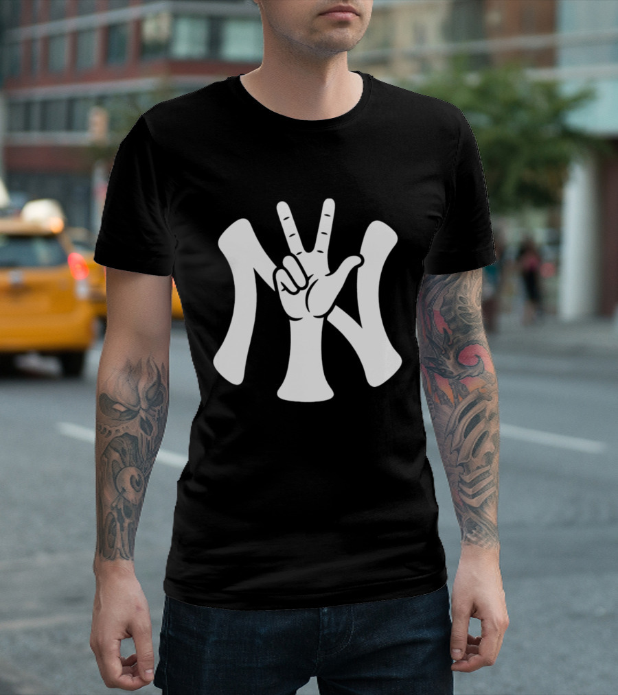 New York Yankees Peace Victory North Star Midwest Yankees Fan T-Shirt