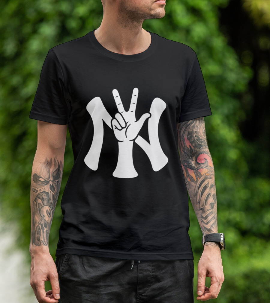 New York Yankees MLB Street Peace Hand Symbol 2026 T-Shirt
