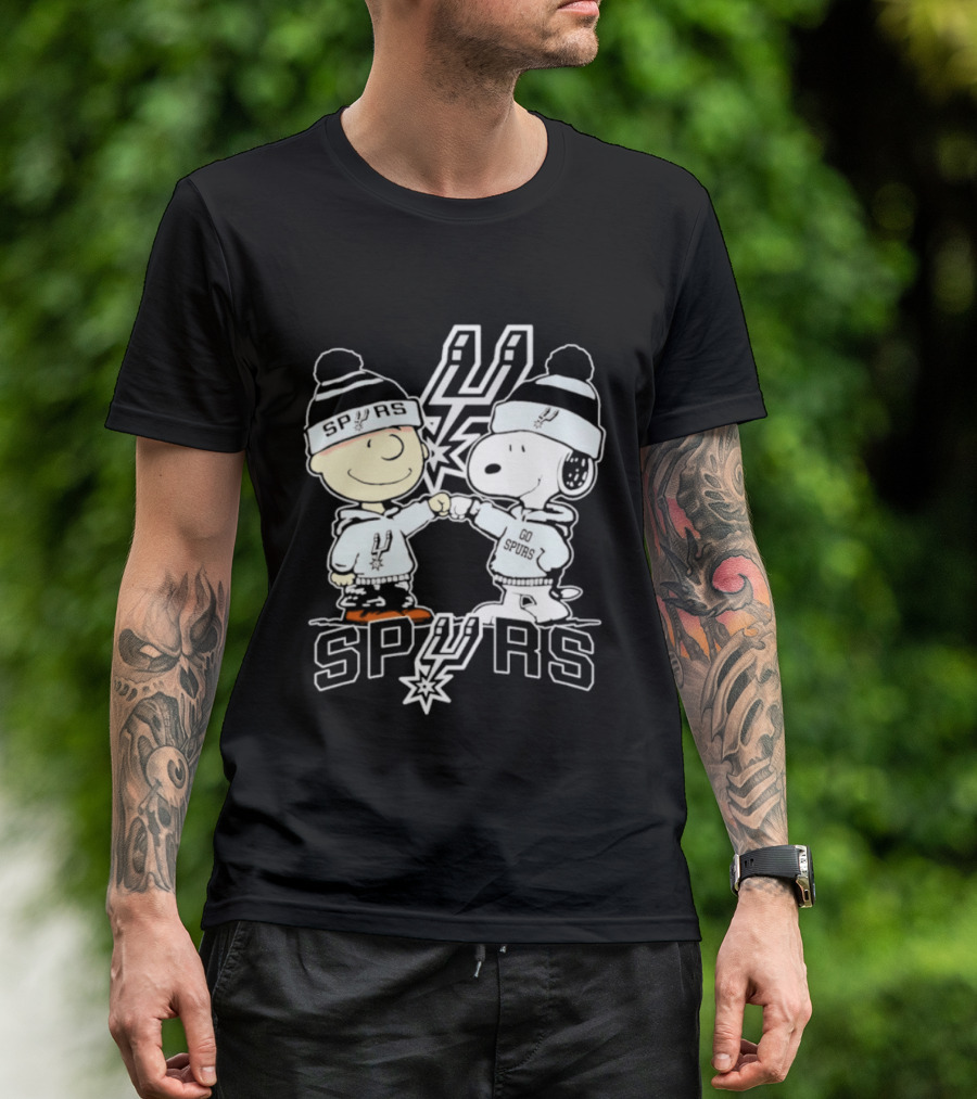 Peanuts Charlie Brown Snoopy San Antonio Spurs Fist Bump Spurs T-Shirt
