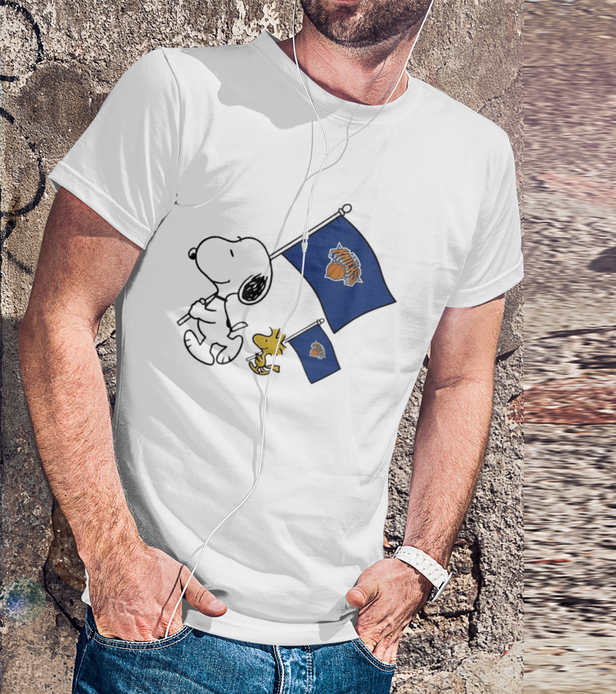Snoopy Woodstock New York Knicks Flags Cheer T-Shirt
