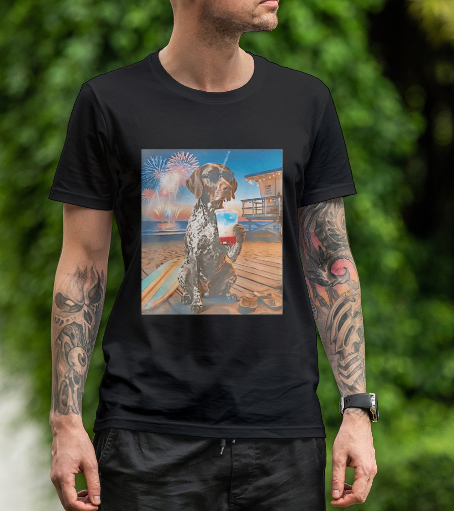 German Shorthaired Pointer Fourth Of July Fireworks Beach Party Surfboard Scene T-Shirt