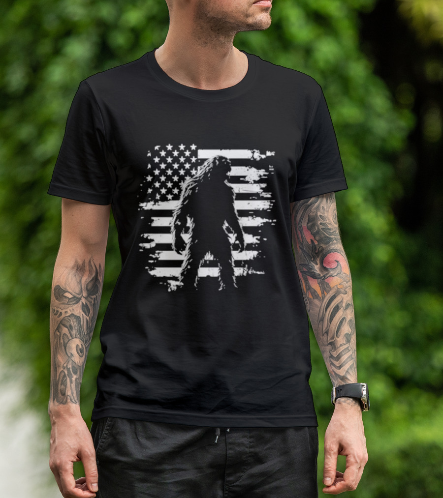 Bigfoot Sasquatch American Flag Independence Day Stars And Stripes T-Shirt
