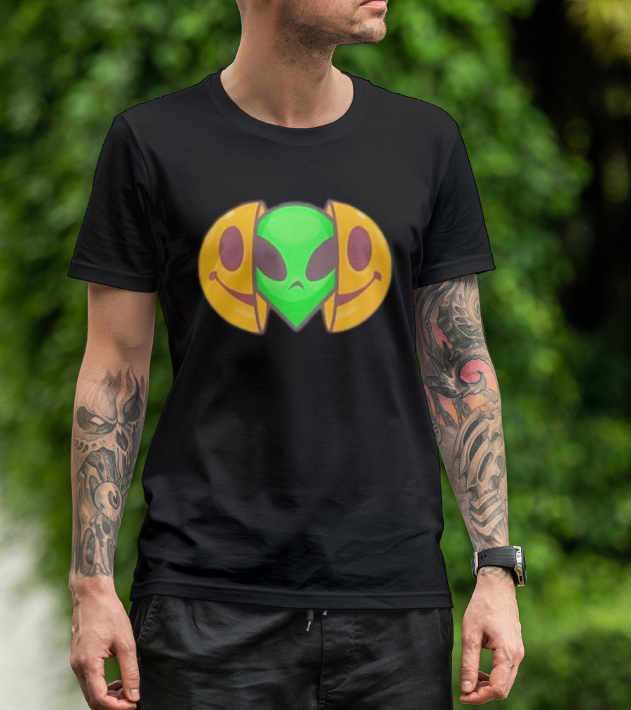Grounded 2 Willow Alien In Halloween Jack O' Lantern Mask T-Shirt