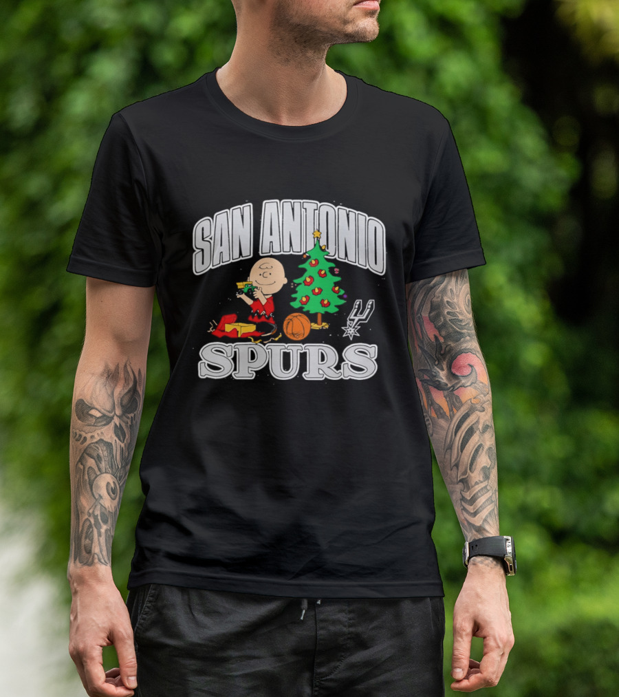 San Antonio Spurs Peanuts Charlie Brown Christmas Tree T-Shirt