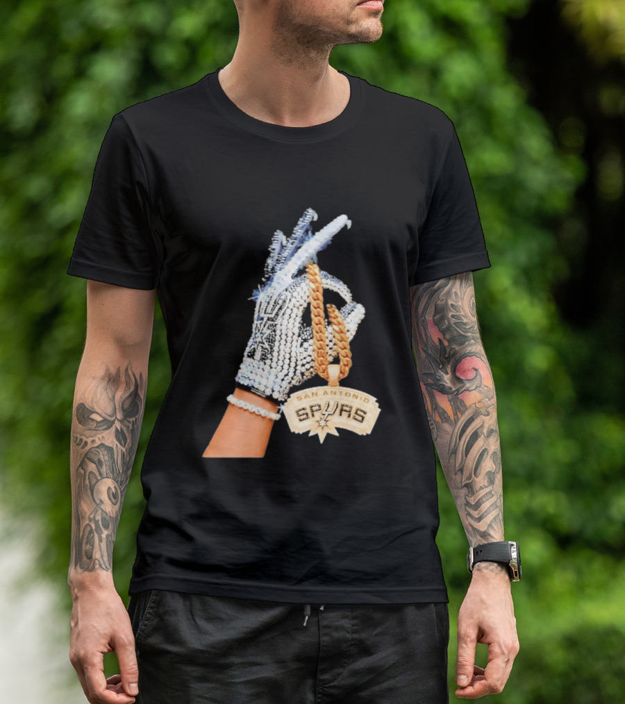 San Antonio Spurs Diamond Gold Glove And Pendant T-Shirt