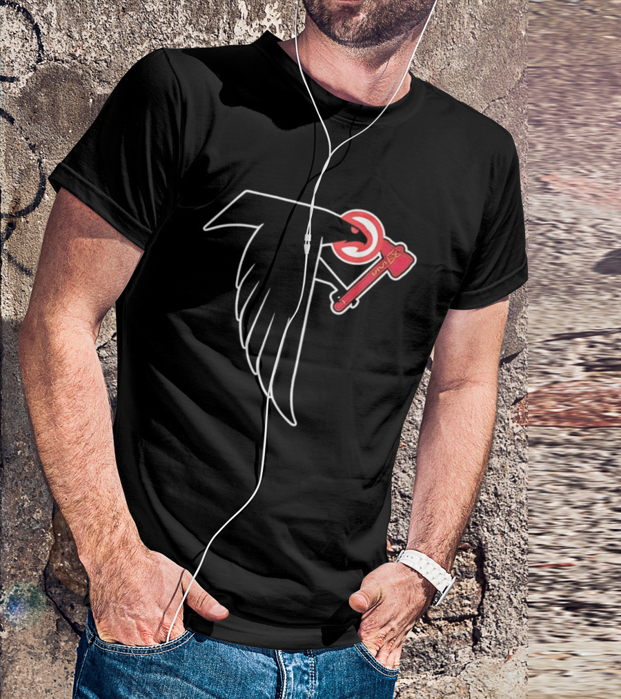 Atlanta Falcons Bird Holding Tomahawk Axe T-Shirt